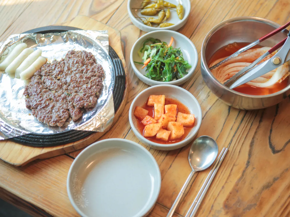 雪木軒 — 肉の焼き物と餅の食卓