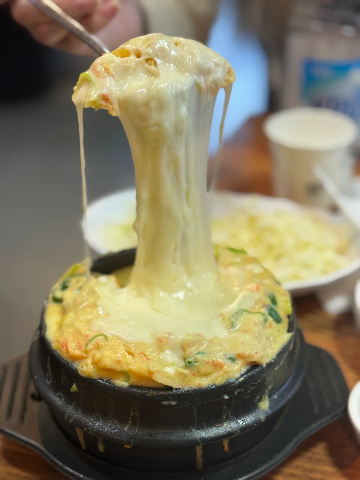 オグンネ2タッカルビ — 蒸し卵から伸びるチーズ