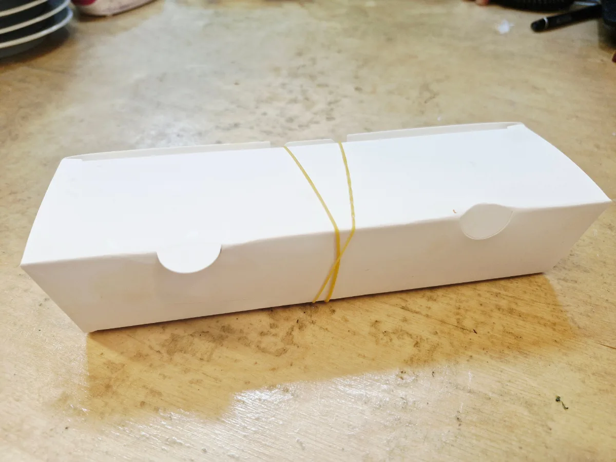 持ち帰り用の紙箱