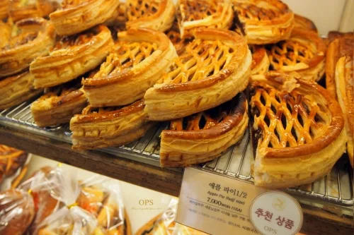 OPS 海雲台店 — 網目模様の焼きたてパイ