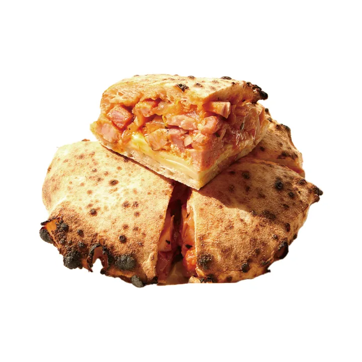 ハムとチーズが覗くパン断面