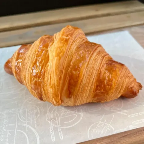 Près de Moi 論峴店