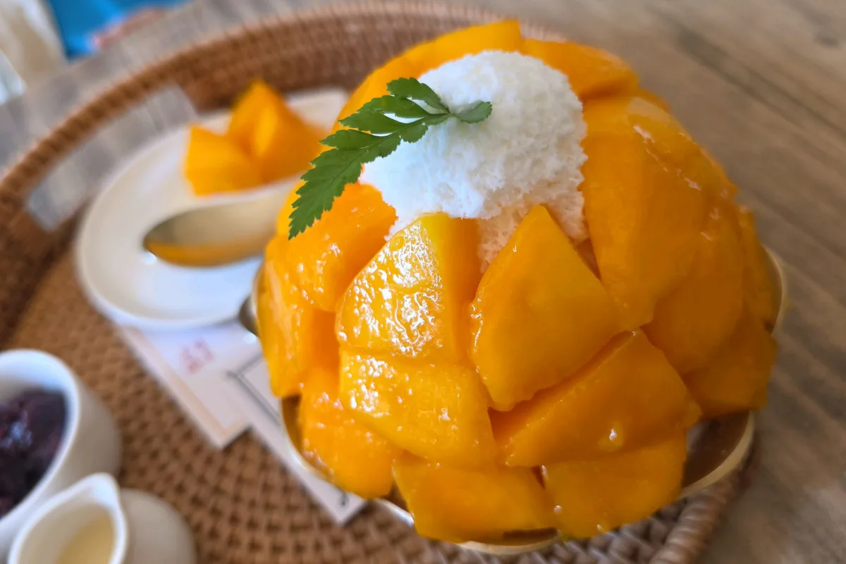 RAFRE FRUIT 聖水店 — マンゴーで覆ったピンス