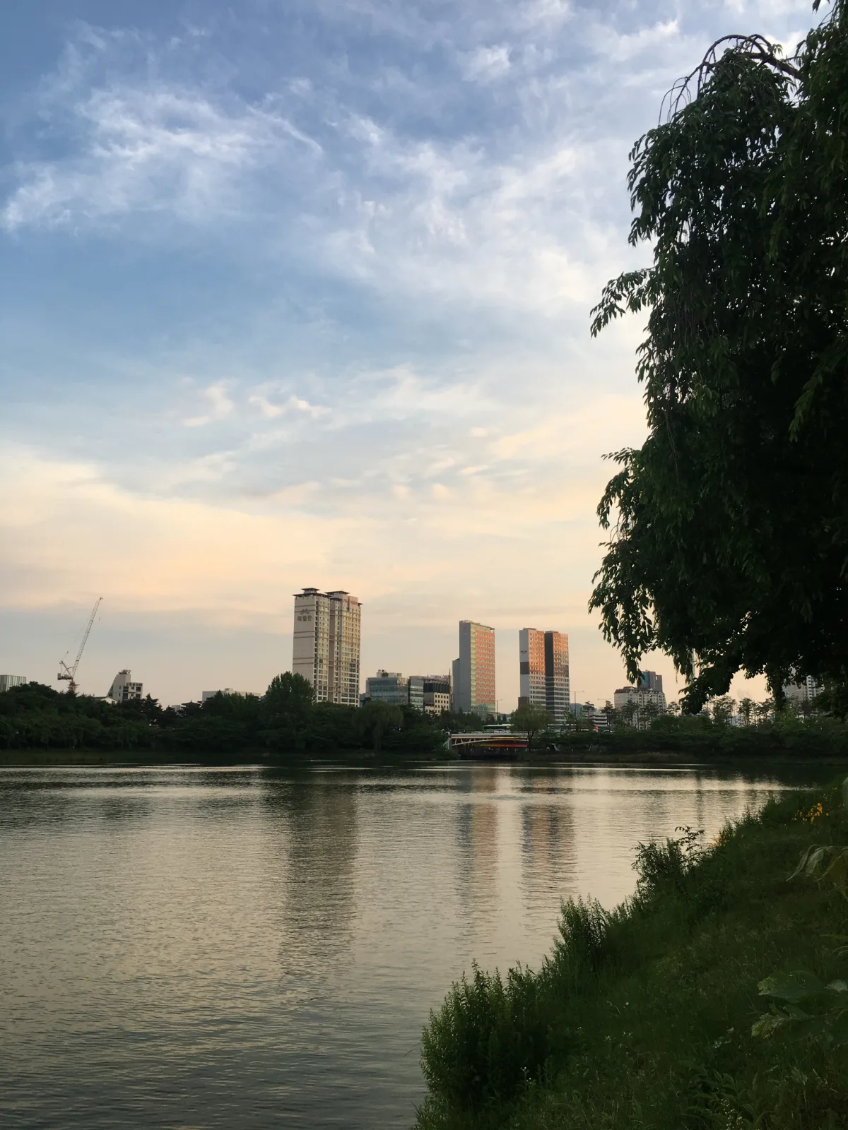 石村湖 — 夕空を映す静かな湖面