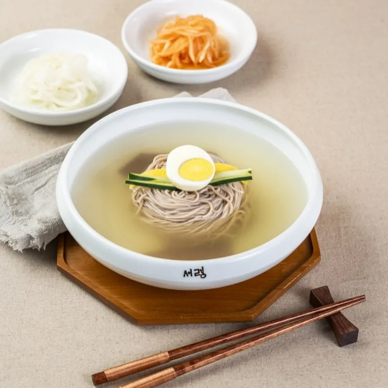西嶺 本店 — 冷たい蕎麦と半熟卵、きゅうりの一杯