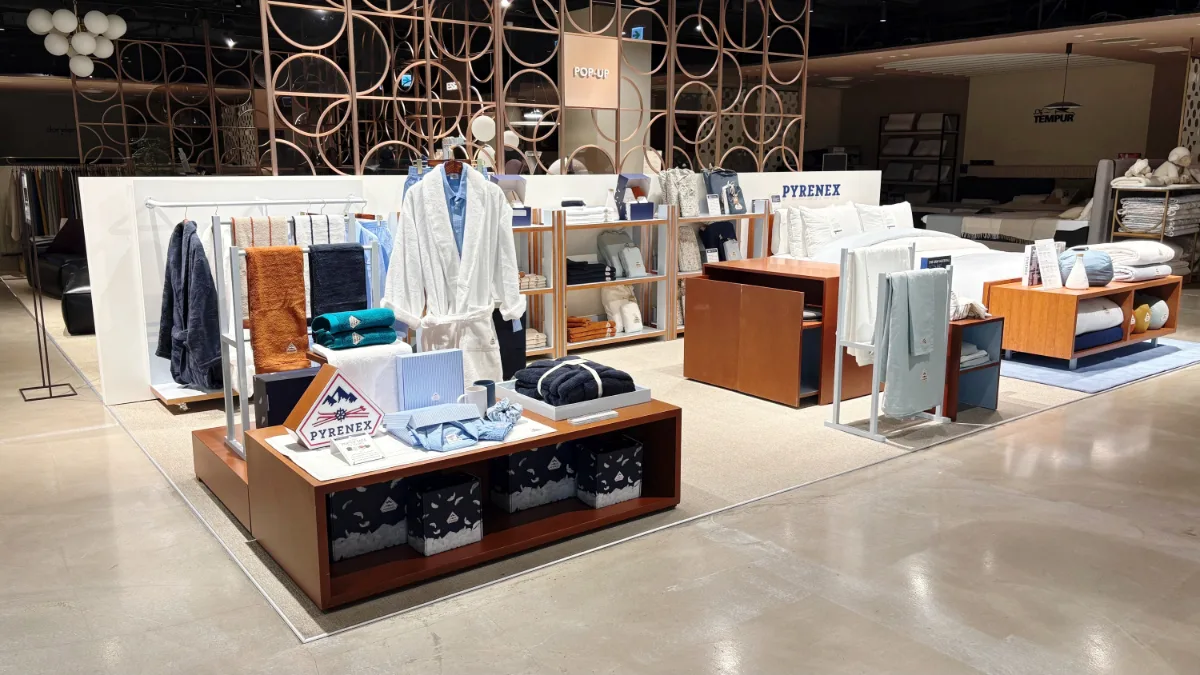 新世界百貨店 江南店 — 寝具とタオルの売場