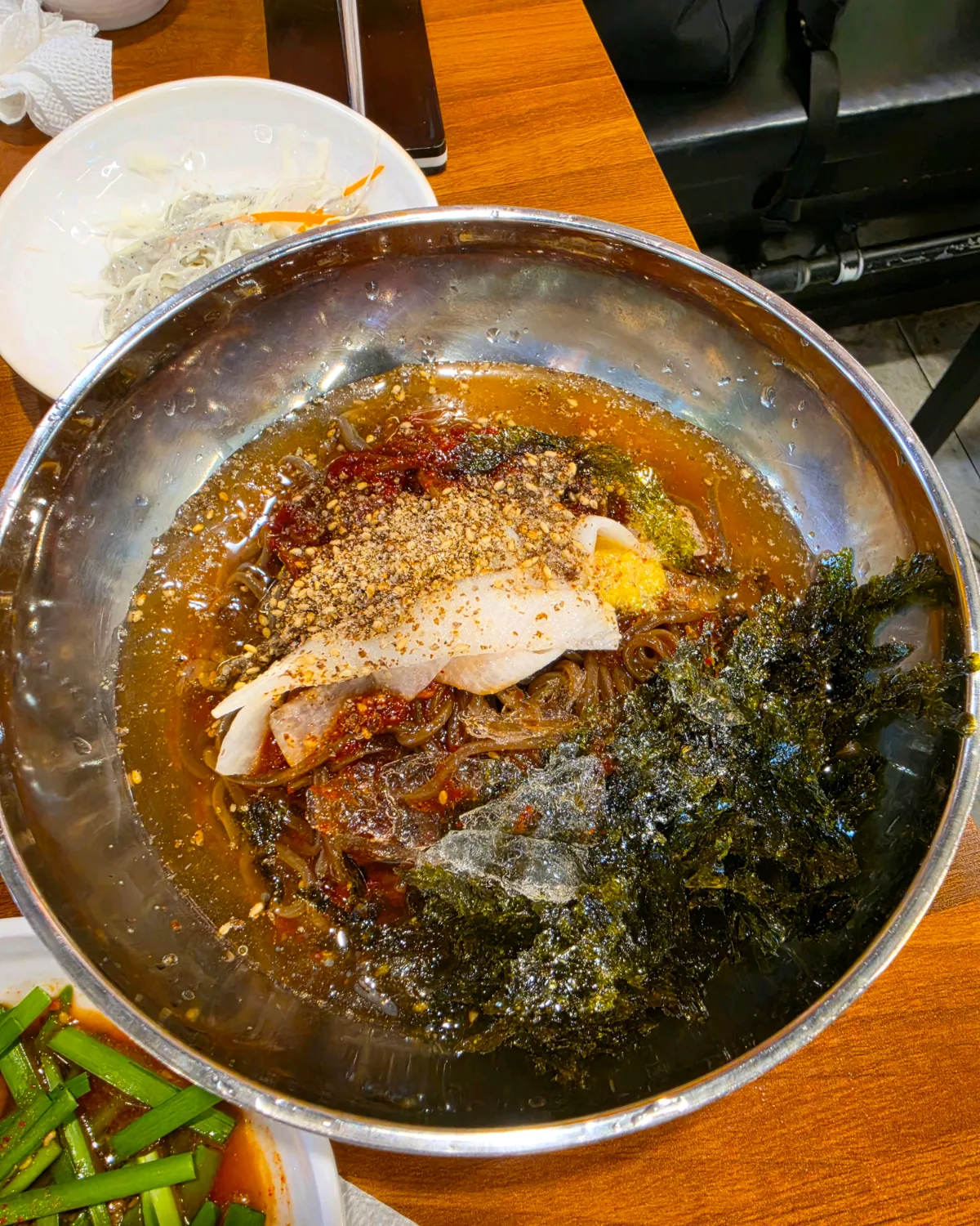 海苔とごまをのせたマッグクス