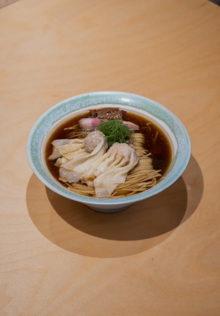 ワンタン醤油ラーメン