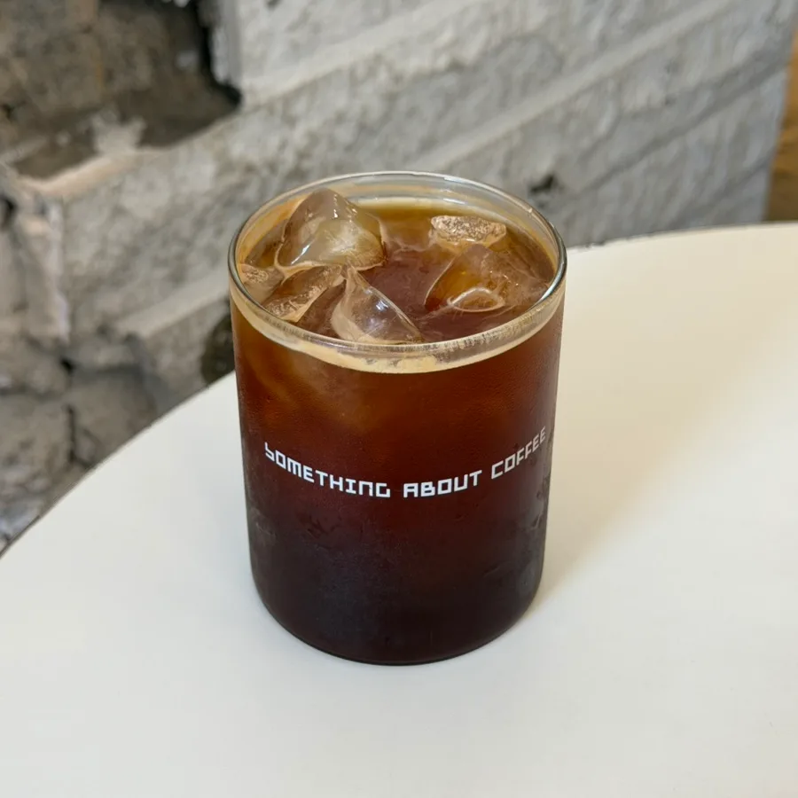氷を浮かべたアメリカーノ
