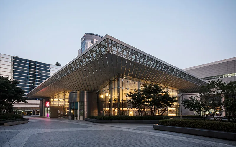 スターフィールド COEX MALL — 大屋根に包まれたガラス棟
