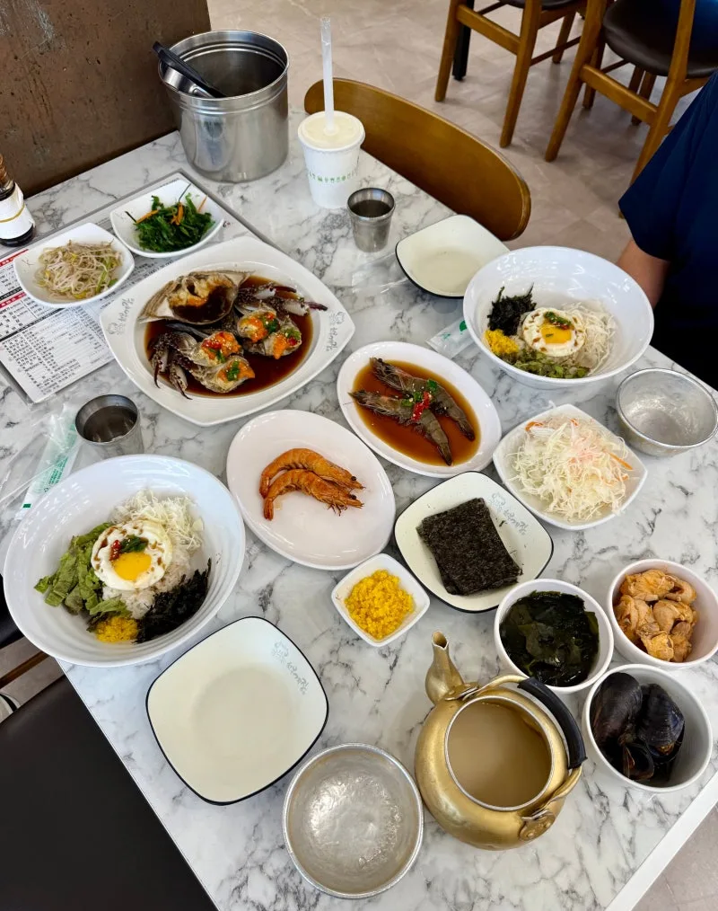 スンミネ・ヘンボッケジャン 東大門店 — カンジャンケジャンと海老、ビビンバの定食