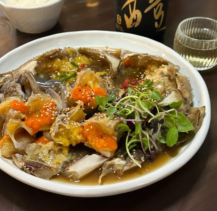 カンジャンケジャン（ワタリガニの醤油漬け、特大の雌ガニ2杯）