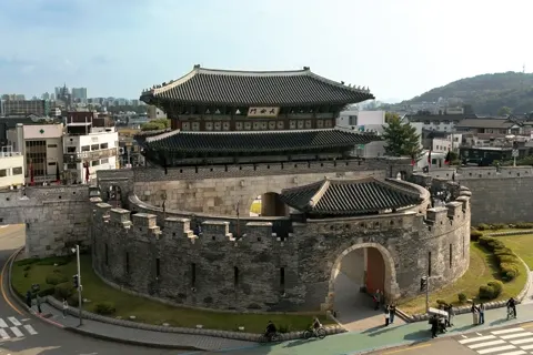 水原華城