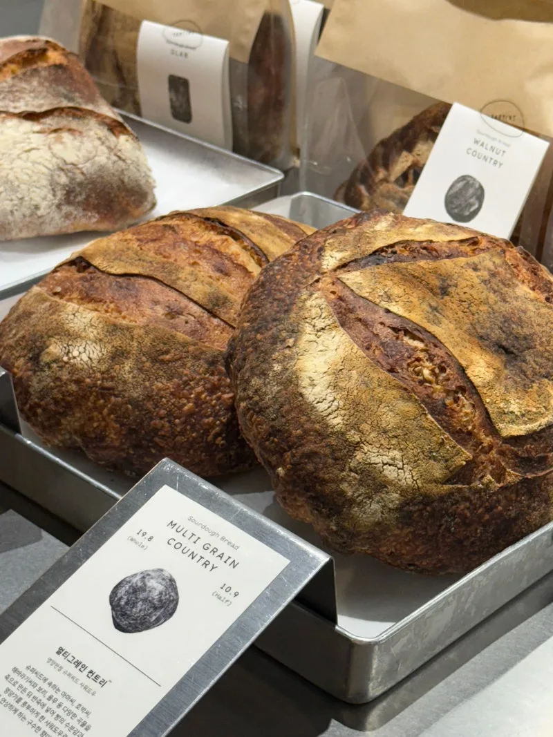 タルティーン・ベーカリー 梨泰院店 — カントリーブレッド