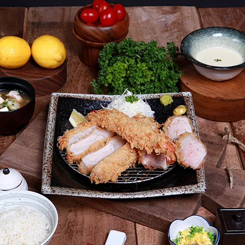 盛り合わせカツとご飯のセット