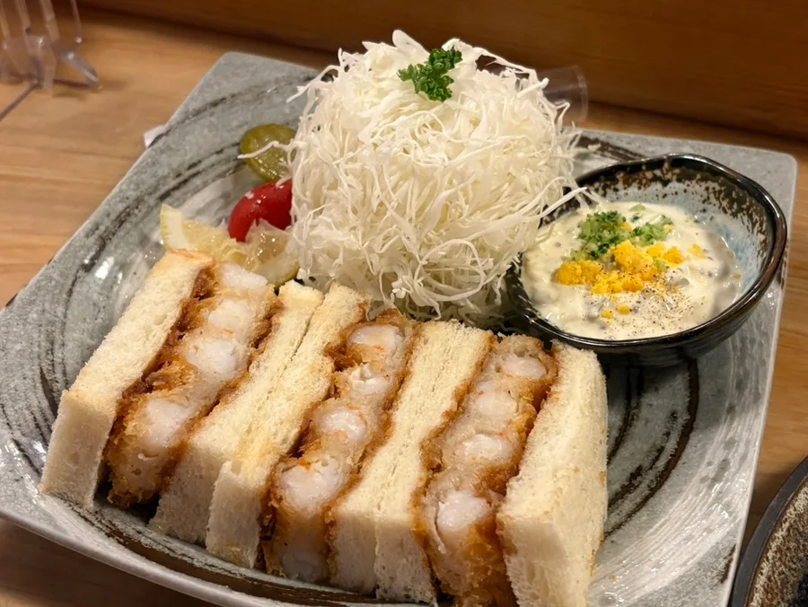 エビカツサンドの断面