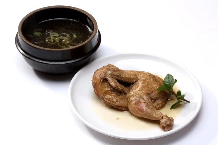 オッケタン（漆鶏スープ）