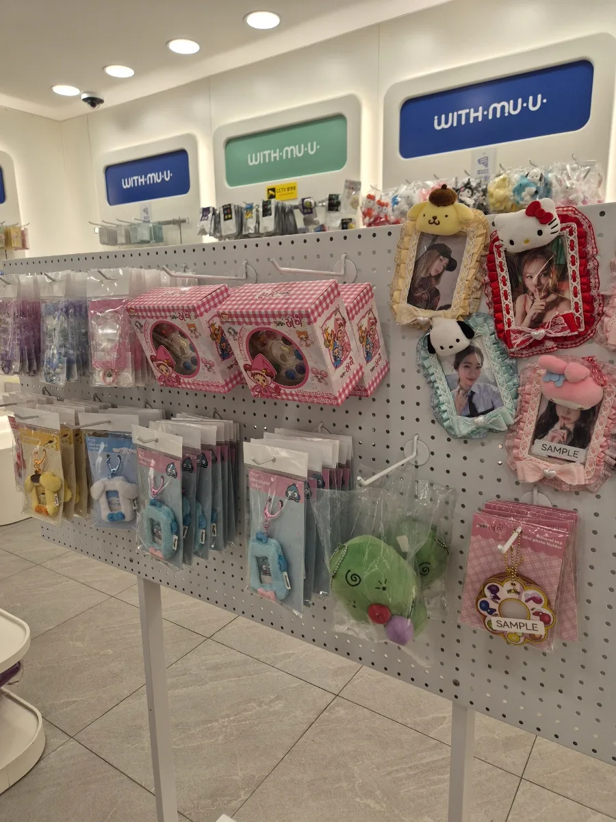 キャラクター小物の展示台