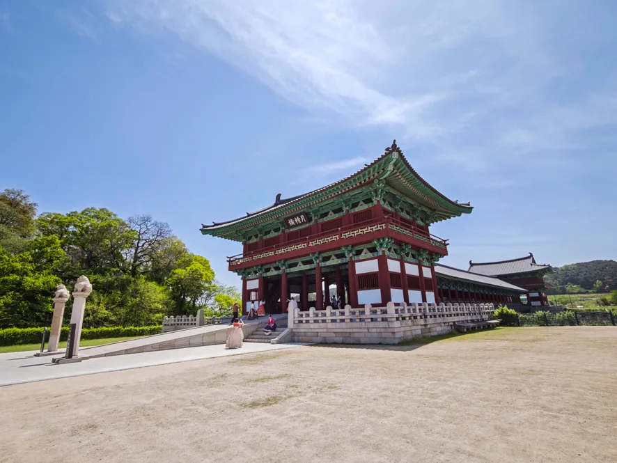 月精橋 — 月精橋の楼門と石段