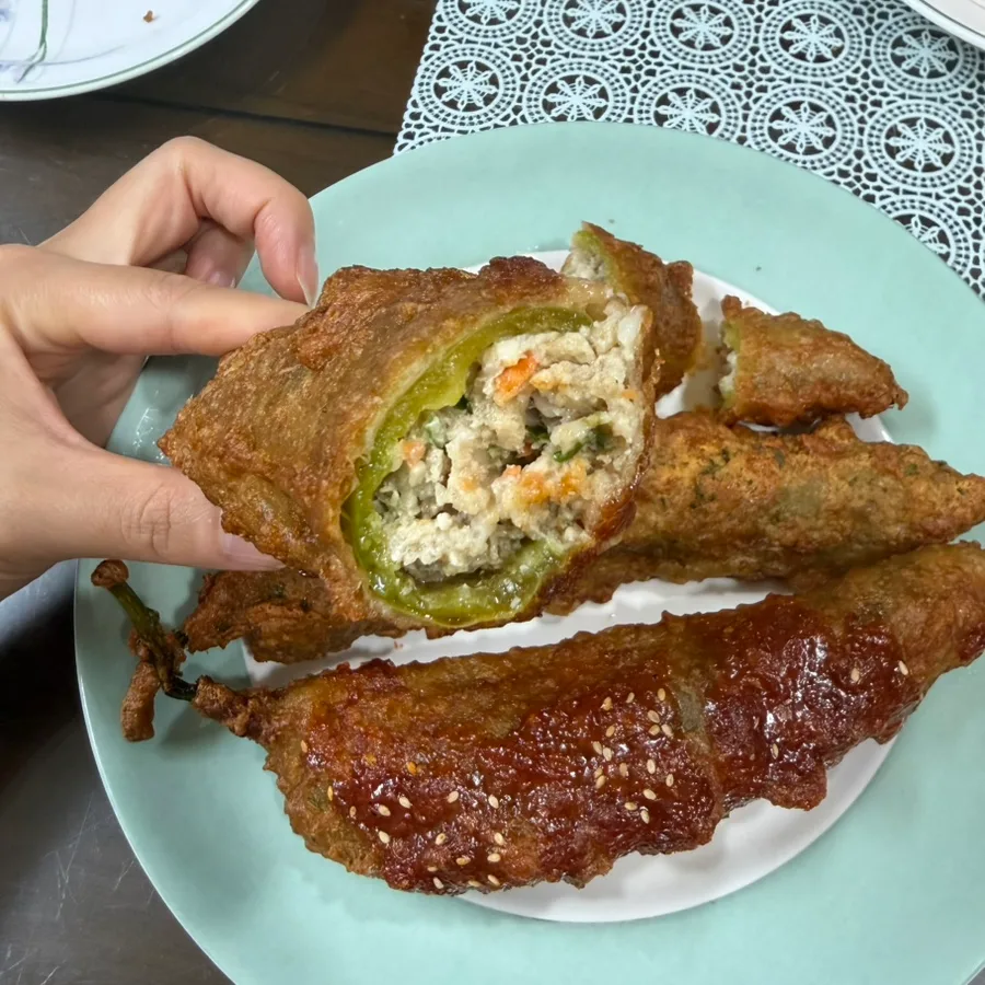 二種のタレを添えた唐辛子揚げ