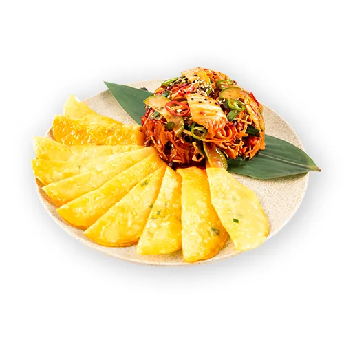 平たい焼き餃子の和え物