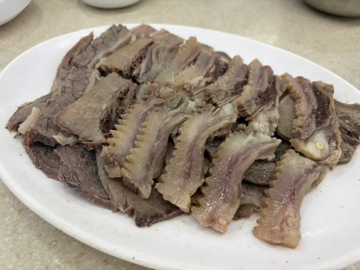 牛肉とハチノスの盛り合わせ
