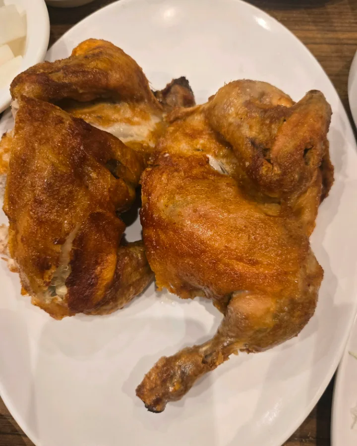 こんがり焼いた鶏の半身