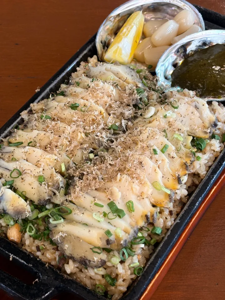 アワビとトリュフの炒飯