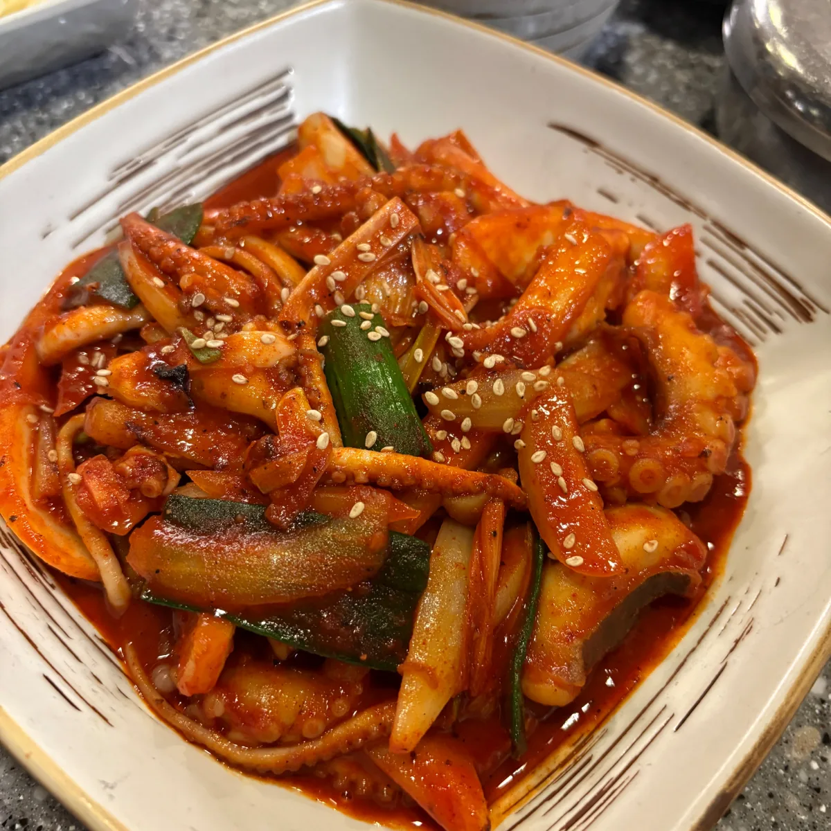駅前会館 麻浦本店 — タコと野菜の辛口炒め