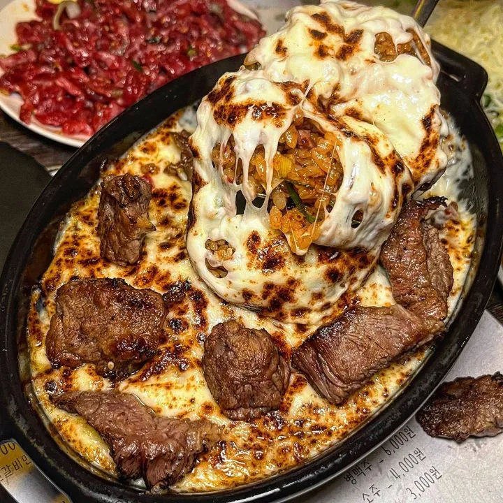 チーズたっぷりボンカルビチャーハン