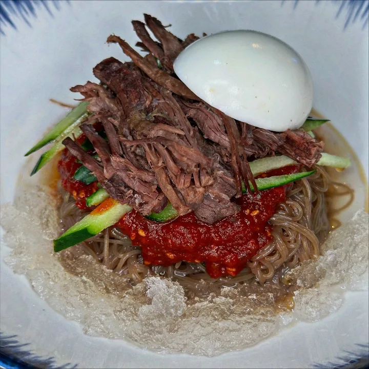 韓牛入りビビン冷麺