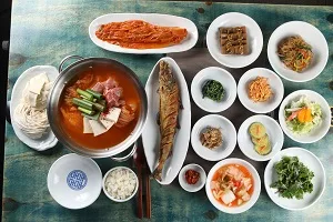 自家熟成キムチチゲ定食
